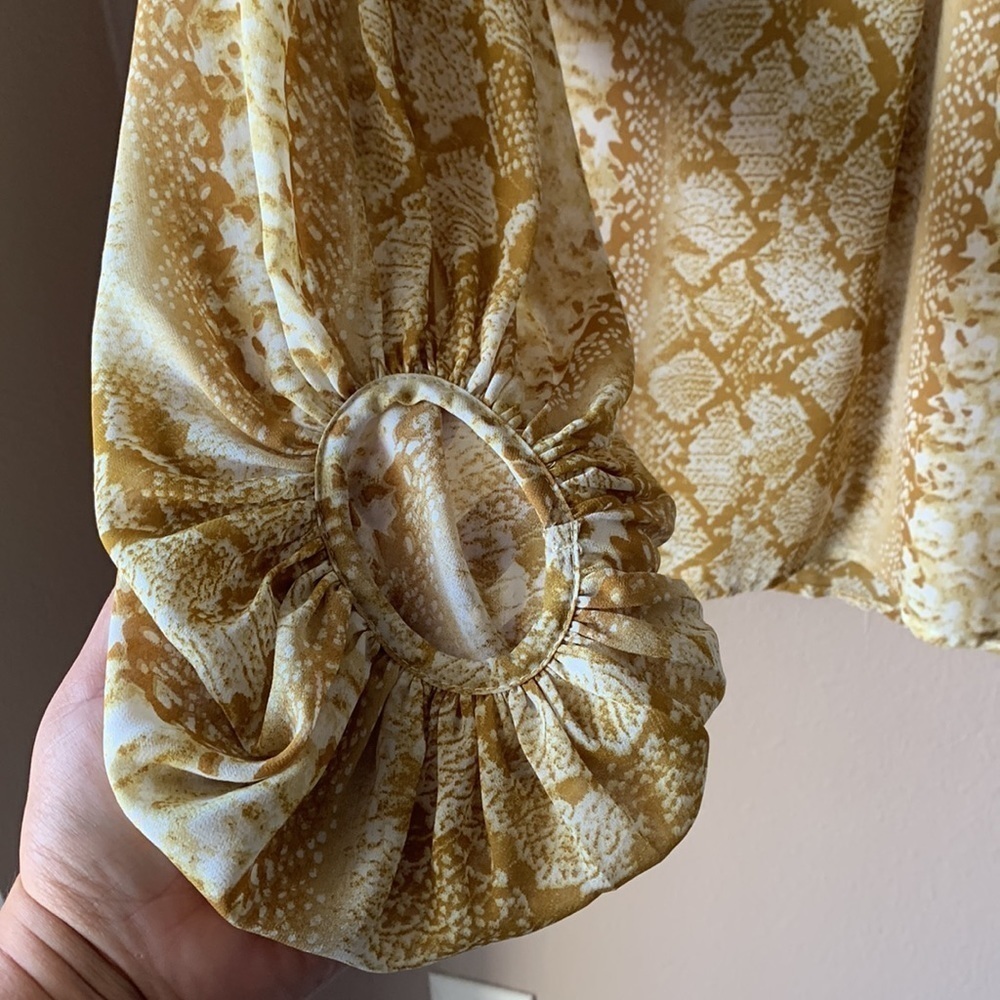 Entro Yellow Snake Print Python Balloon Sleeve Ov… - image 3